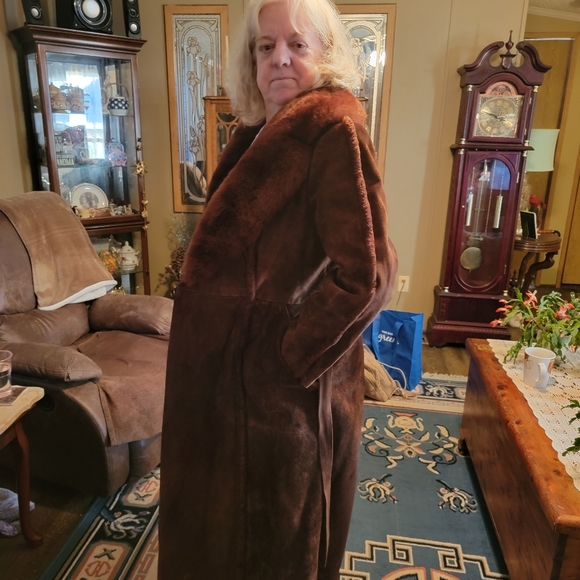 Suede leather coat - Picture 3 of 4